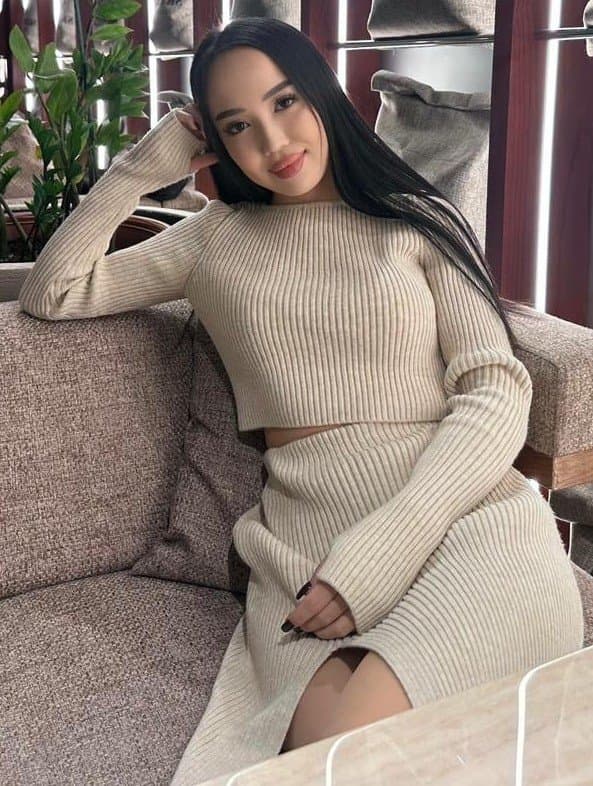 Dilnaz, 22, escort in Astana — black hair, Kazakh (photo 7 of 9)