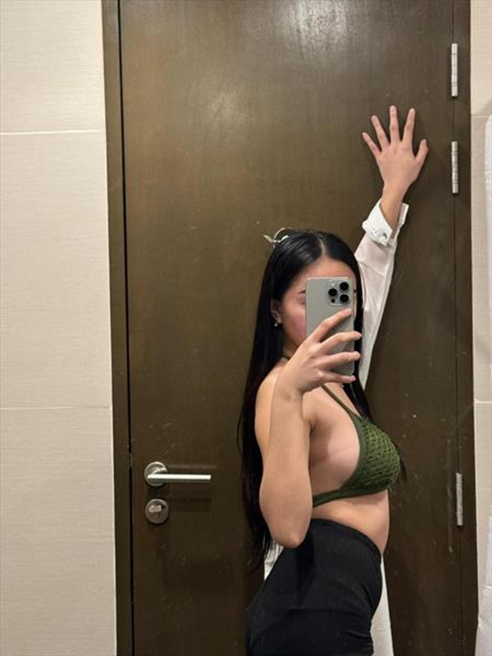 Miyeon, 24, escort in Hong Kong — black hair, 162 cm (photo 3 of 3)