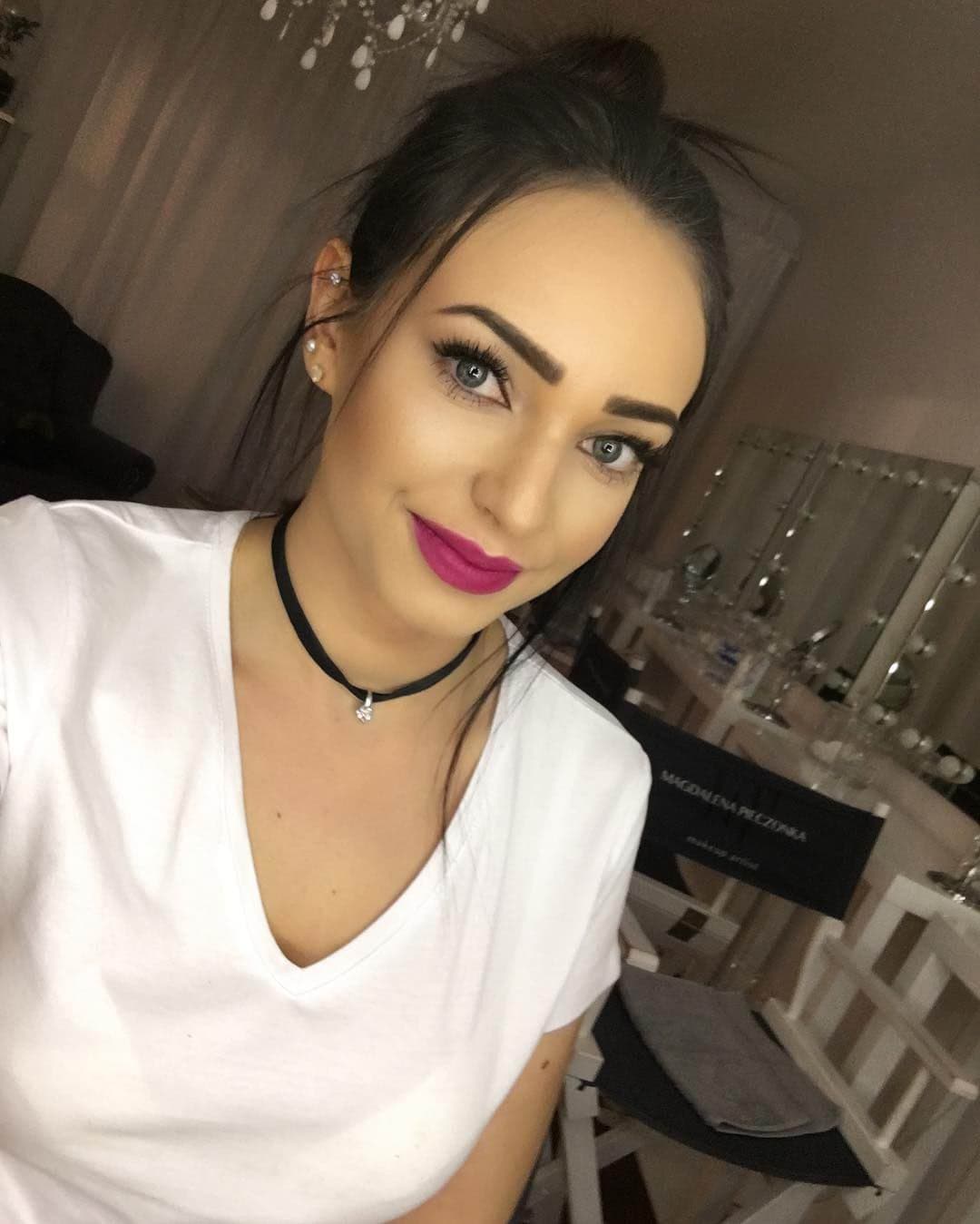 Wanda, 22, escort in Moscow — black hair, 170 cm (photo 7 of 10)