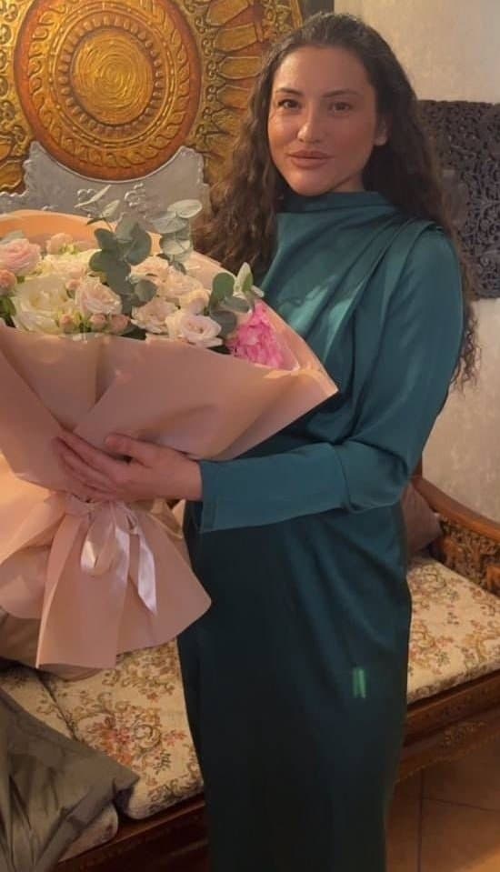 Ayzere, 32, escort in Astana — 162 cm, brown hair (photo 9 of 9)