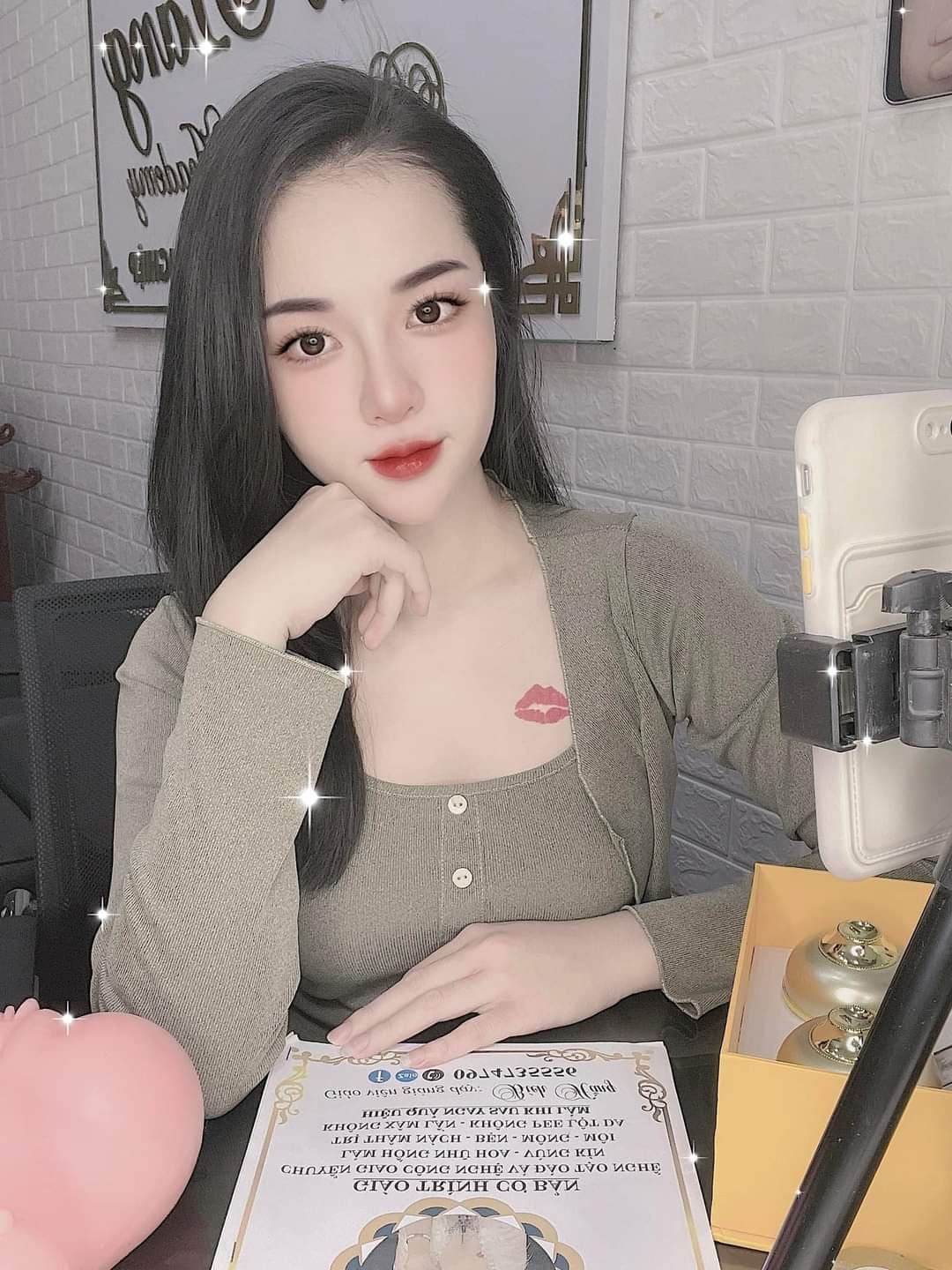 Pim, 26, escort in Dubai — Vietnamese (photo 4 of 6)