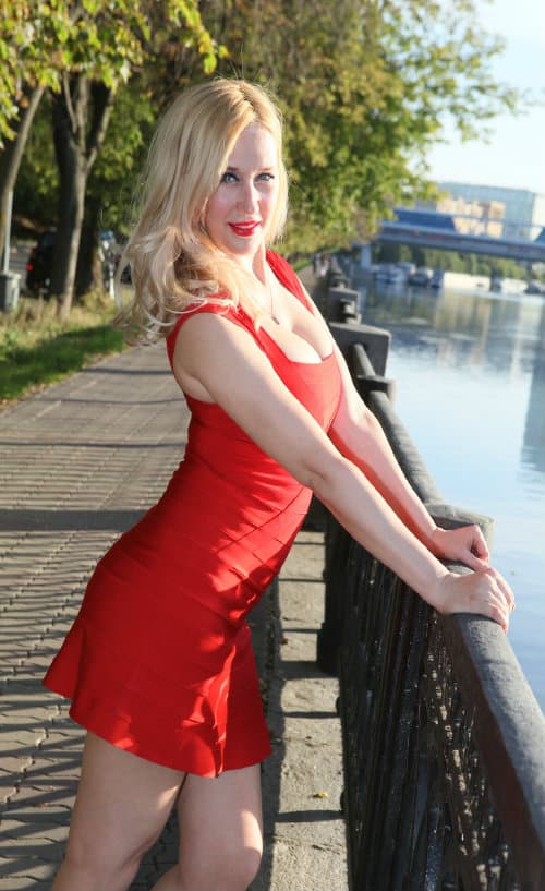 Pandora, 32, escort in Dubai — blonde hair (photo 4 of 5)