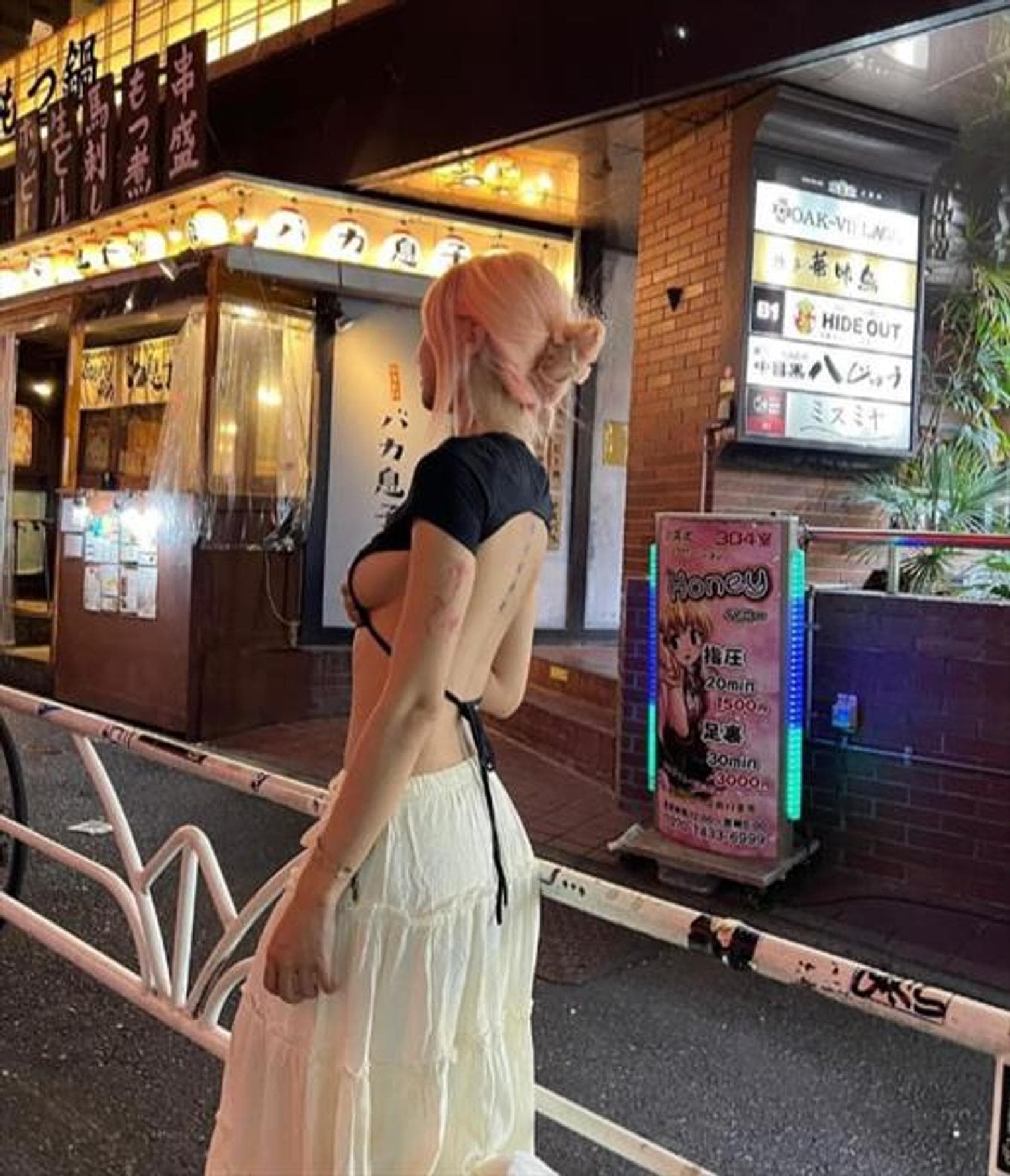 Xiao, 26, escort in Hong Kong — red hair, 172 cm (photo 3 of 6)