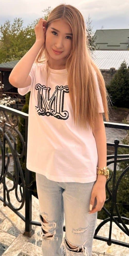 Asema, 20, escort in Almaty — blonde hair, Kazakh (photo 4 of 9)