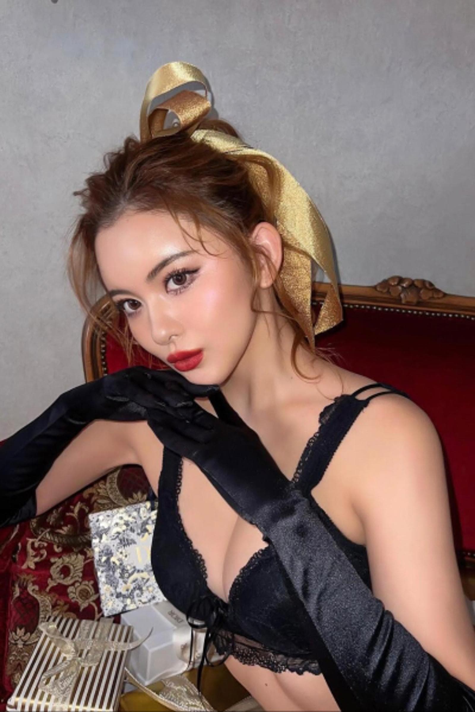 Ahyeon, 25, escort in Hong Kong — 164 cm, black hair (photo 2 of 5)