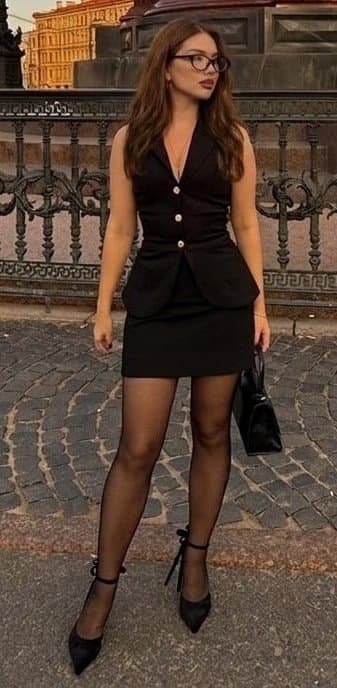 Asel, 22, escort in Almaty — brown hair, Kazakh (photo 4 of 13)
