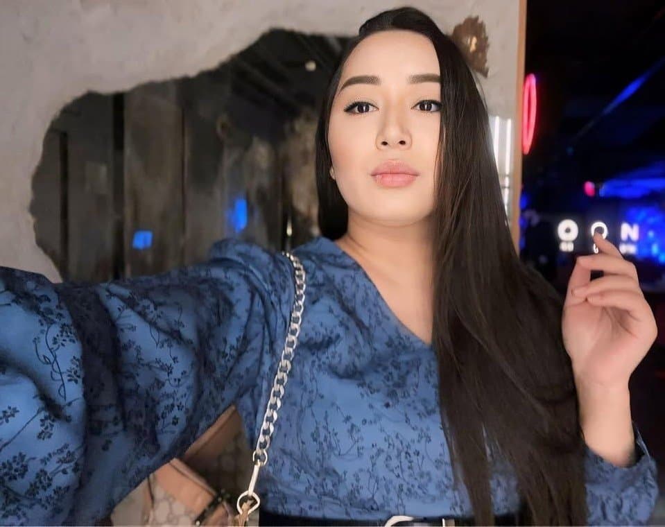 Feruza, 26, escort in Almaty — black hair, Kazakh (photo 7 of 9)