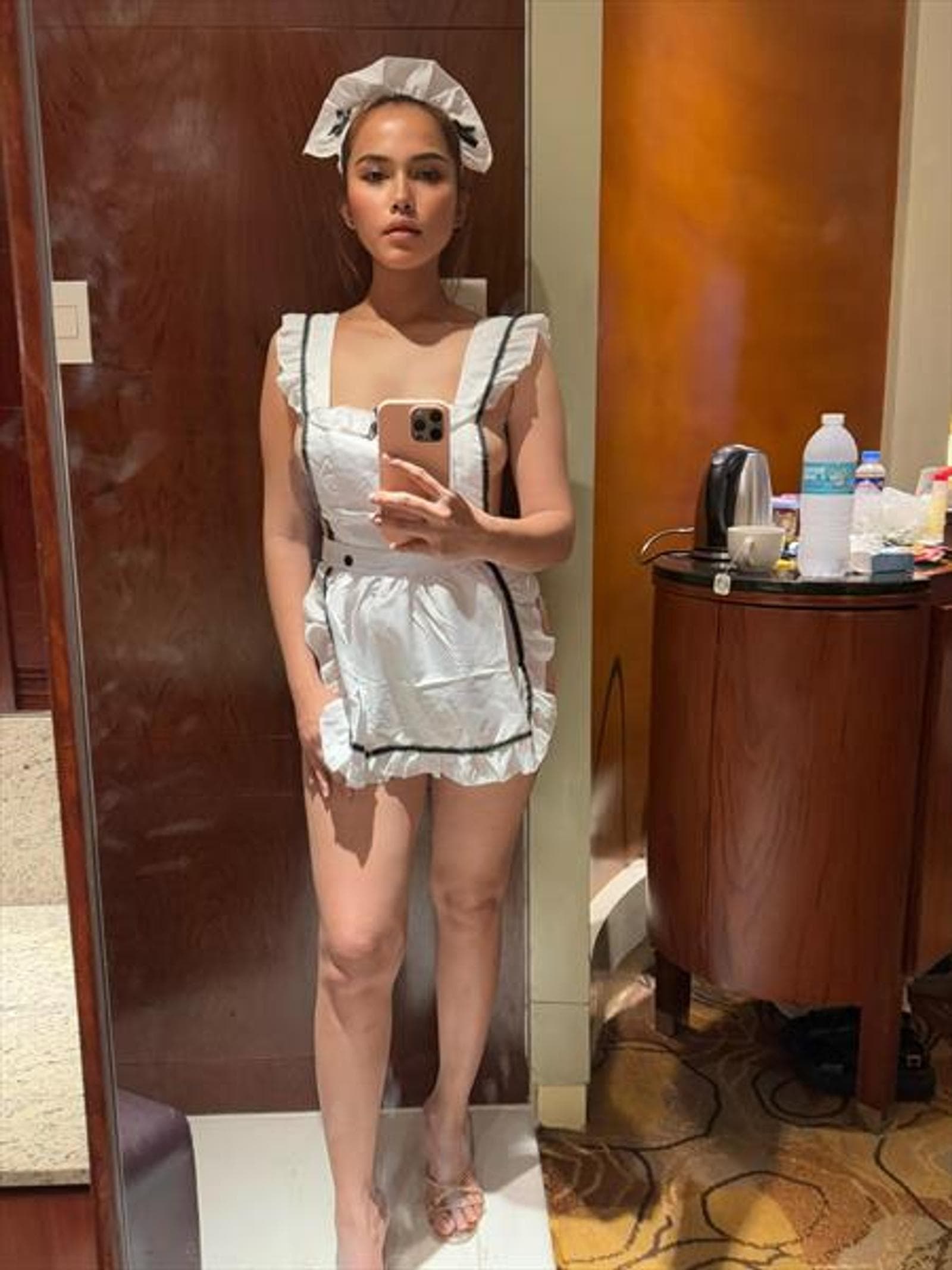 Patricia, 24, escort in Hong Kong — brown hair, 167 cm (photo 3 of 5)