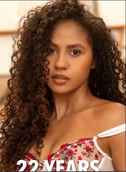 Maud, 25, escort in Dubai (photo 3 of 4)