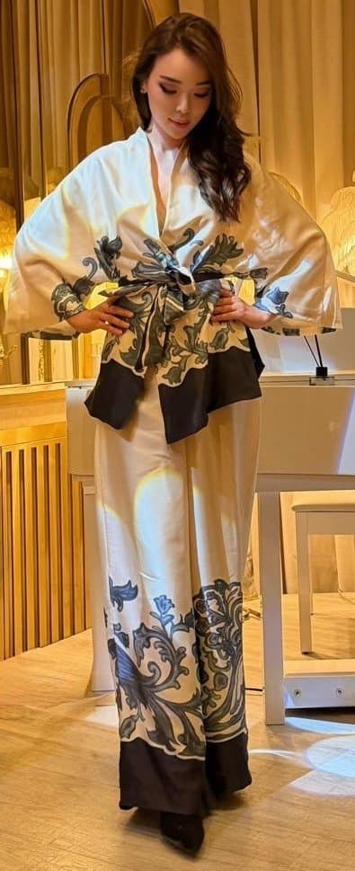 Ziyoda, 20, escort in Almaty — Kazakh, 170 cm (photo 2 of 6)