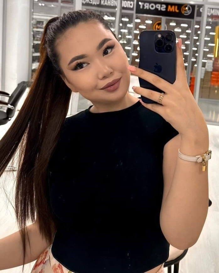 Inkar, 20, escort in Astana — brown hair, 168 cm (photo 5 of 9)