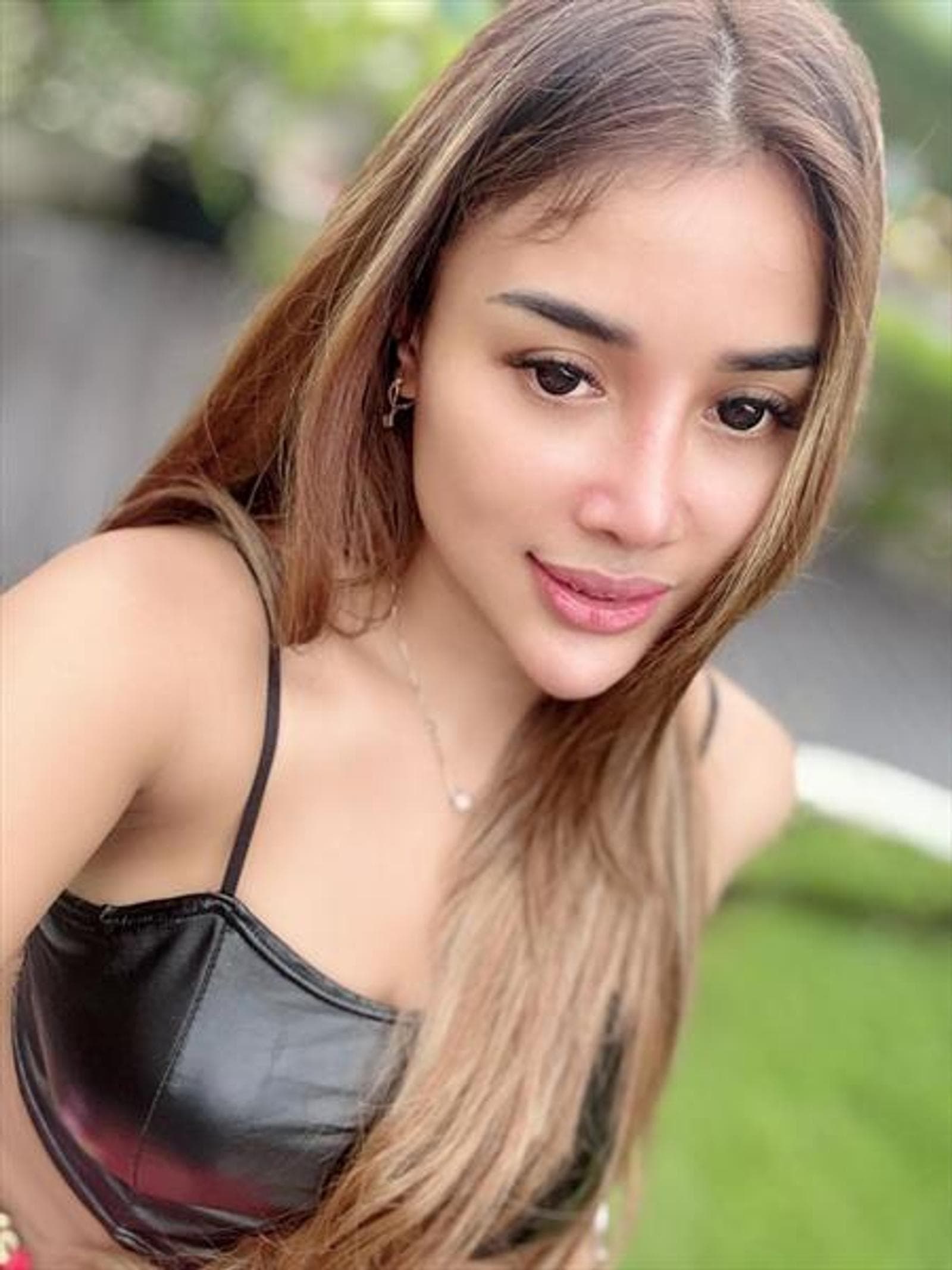 Madoka, 25, escort in Hong Kong — 164 cm, black hair (photo 2 of 5)