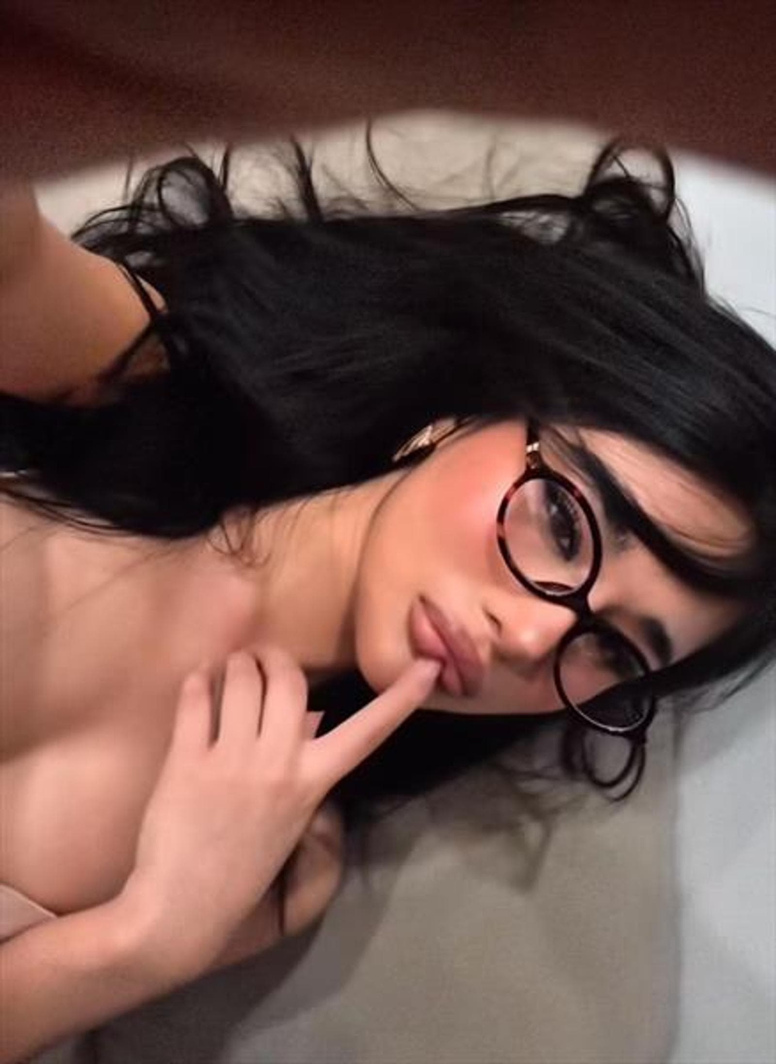 Jiahui, 25, escort in Hong Kong — 162 cm, brown hair (photo 2 of 5)