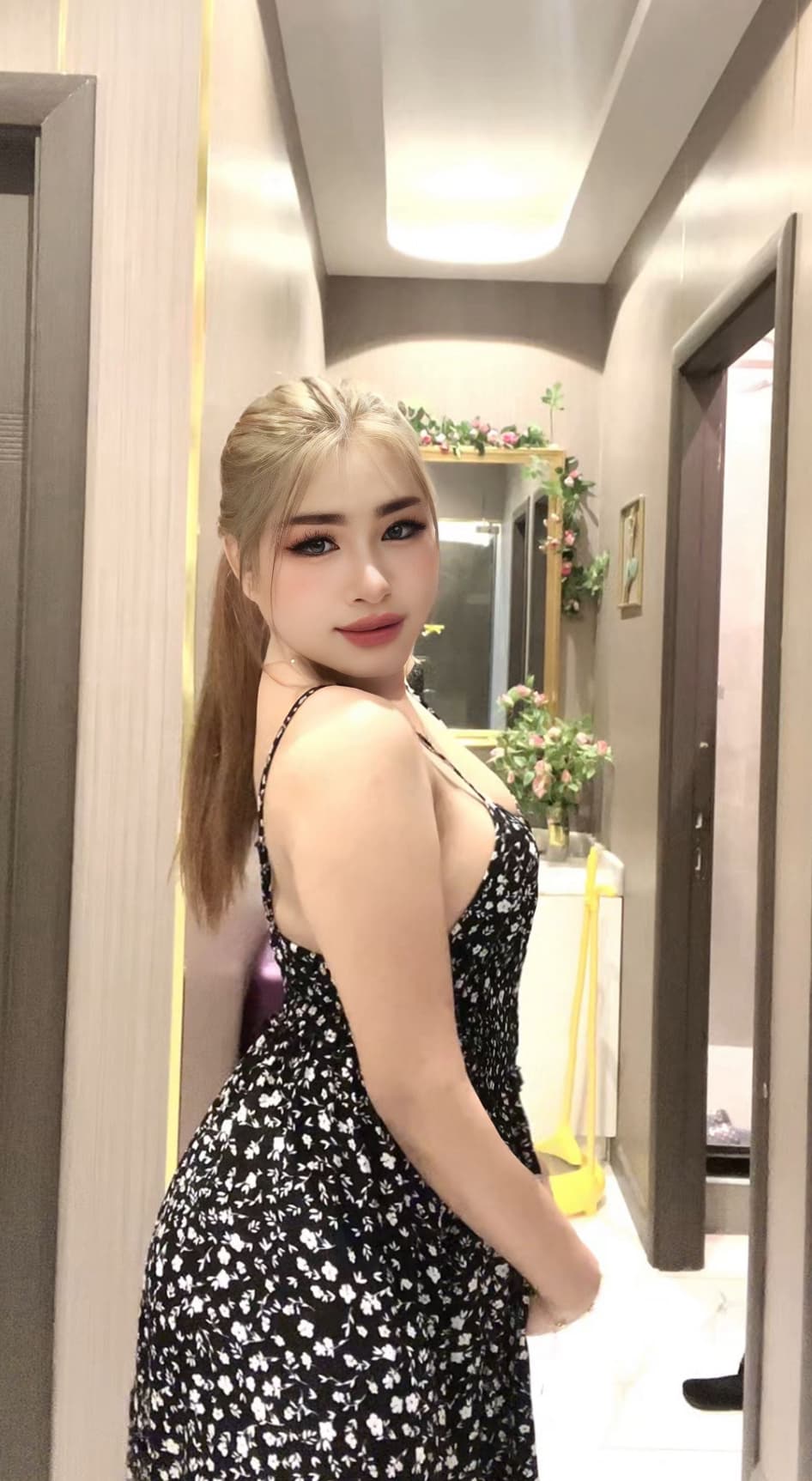 Jasmin, 24, escort in Dubai — Thai (photo 5 of 7)