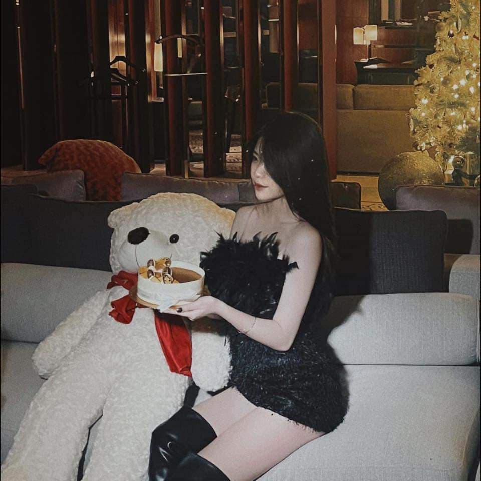 Faye, 26, escort in Dubai — Vietnamese (photo 5 of 7)