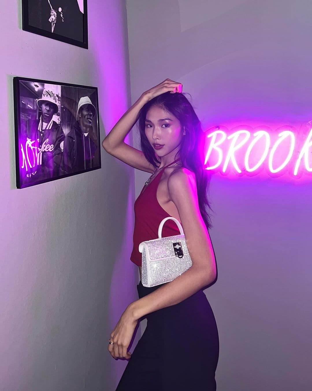 Rimma, 22, escort in Moscow — black hair, 174 cm (photo 3 of 10)