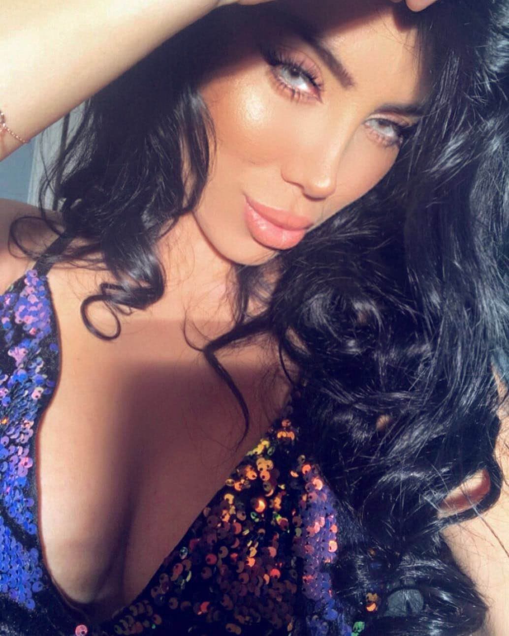 Josie, 20, escort in Moscow — 176 cm, black hair (photo 4 of 10)