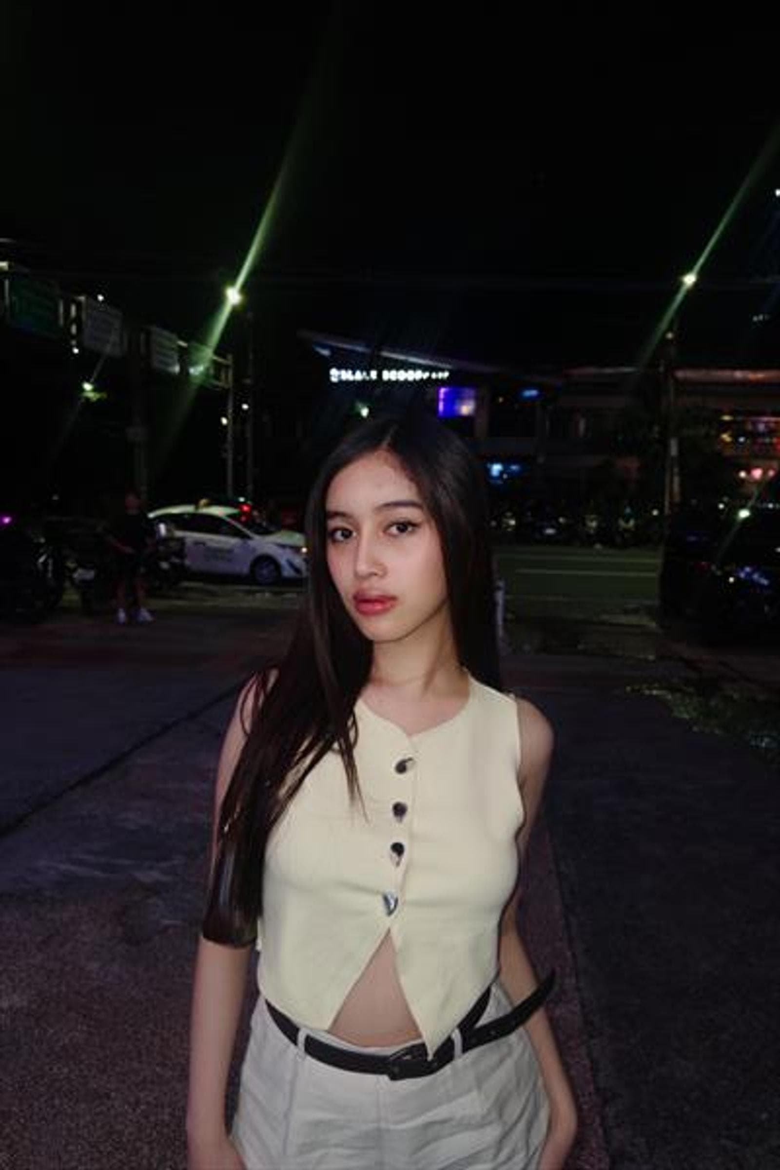 Hitomi, 24, escort in Hong Kong — 159 cm, brown hair (photo 2 of 5)