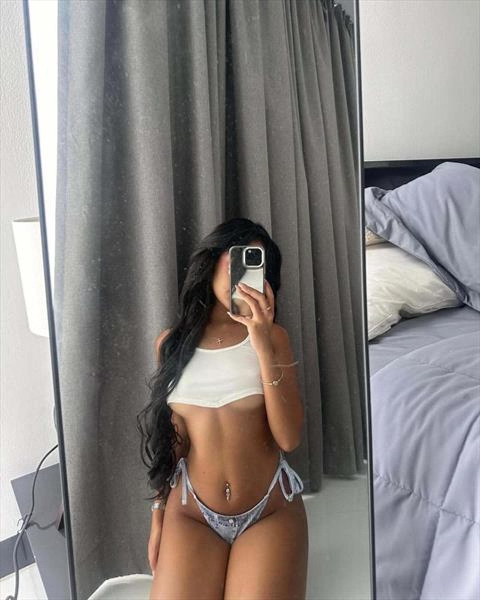 Xiulan, 20, escort in Hong Kong — 159 cm, black hair (photo 4 of 4)