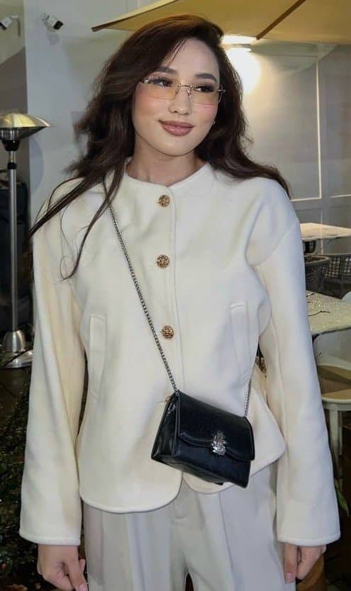 Ozoda, 22, escort in Almaty — Kazakh, 170 cm (photo 5 of 12)