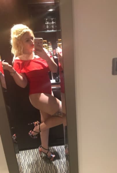 Vanda, 30, escort in Dubai — Romanian (photo 5 of 5)