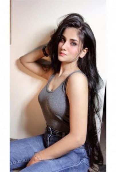 Virginie, 22, escort in Dubai (photo 3 of 10)