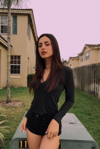 Leah, 27, escort in Dubai — British (photo 2 of 4)