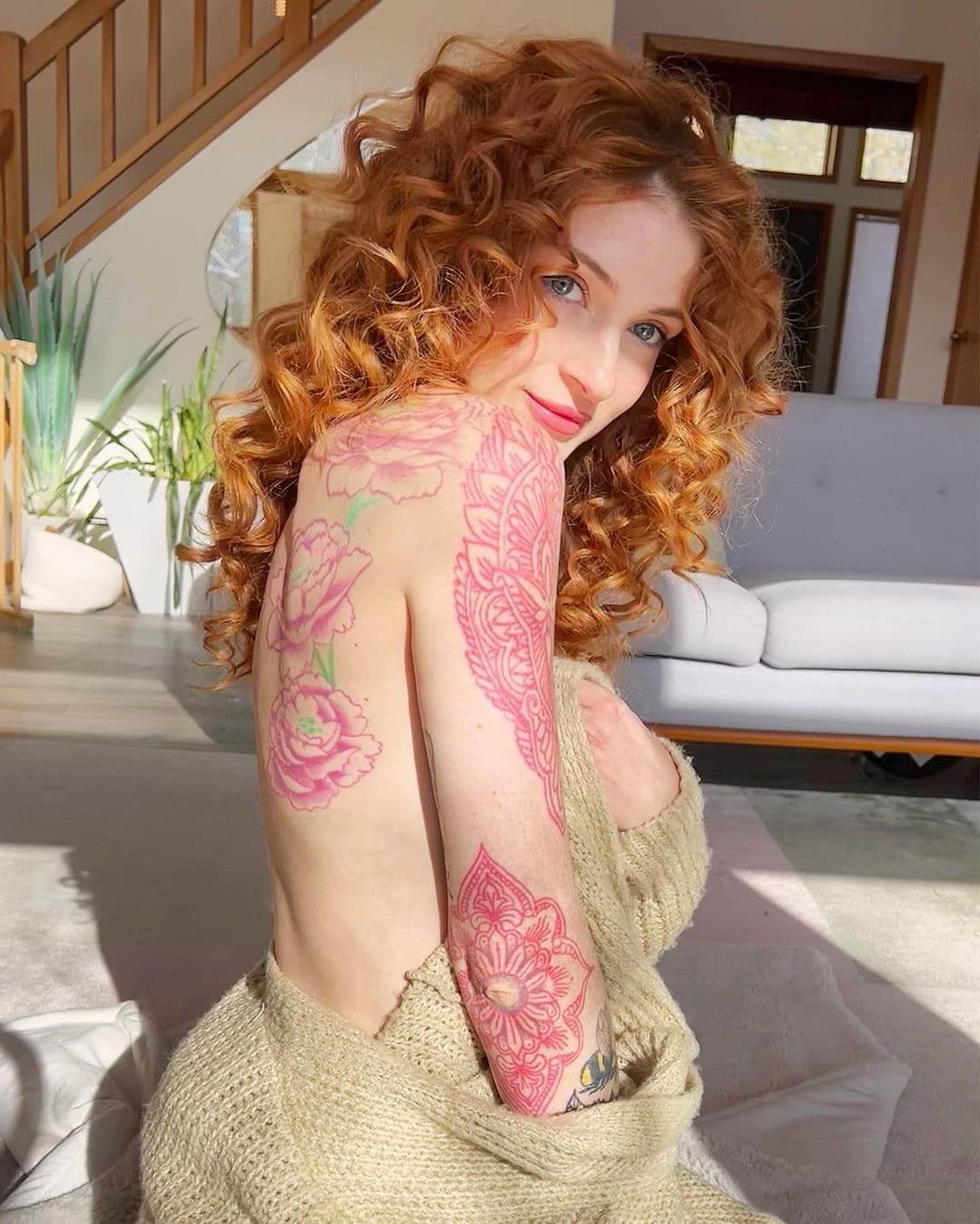 Zoryana, 23, escort in Moscow — 172 cm, red hair (photo 6 of 10)