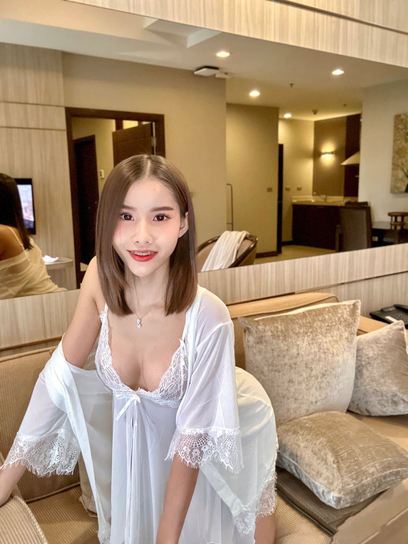 Joy, 25, escort in Bangkok — Vietnamese (photo 1 of 3)