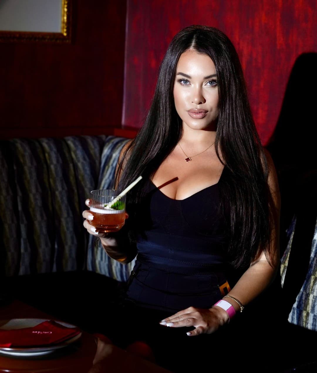 Armelle, 29, escort in Dubai (photo 8 of 10)