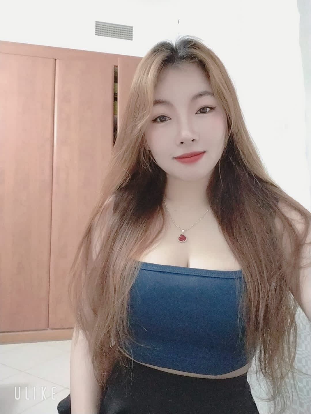Trixie, 22, escort in Dubai — Filipino (photo 7 of 10)