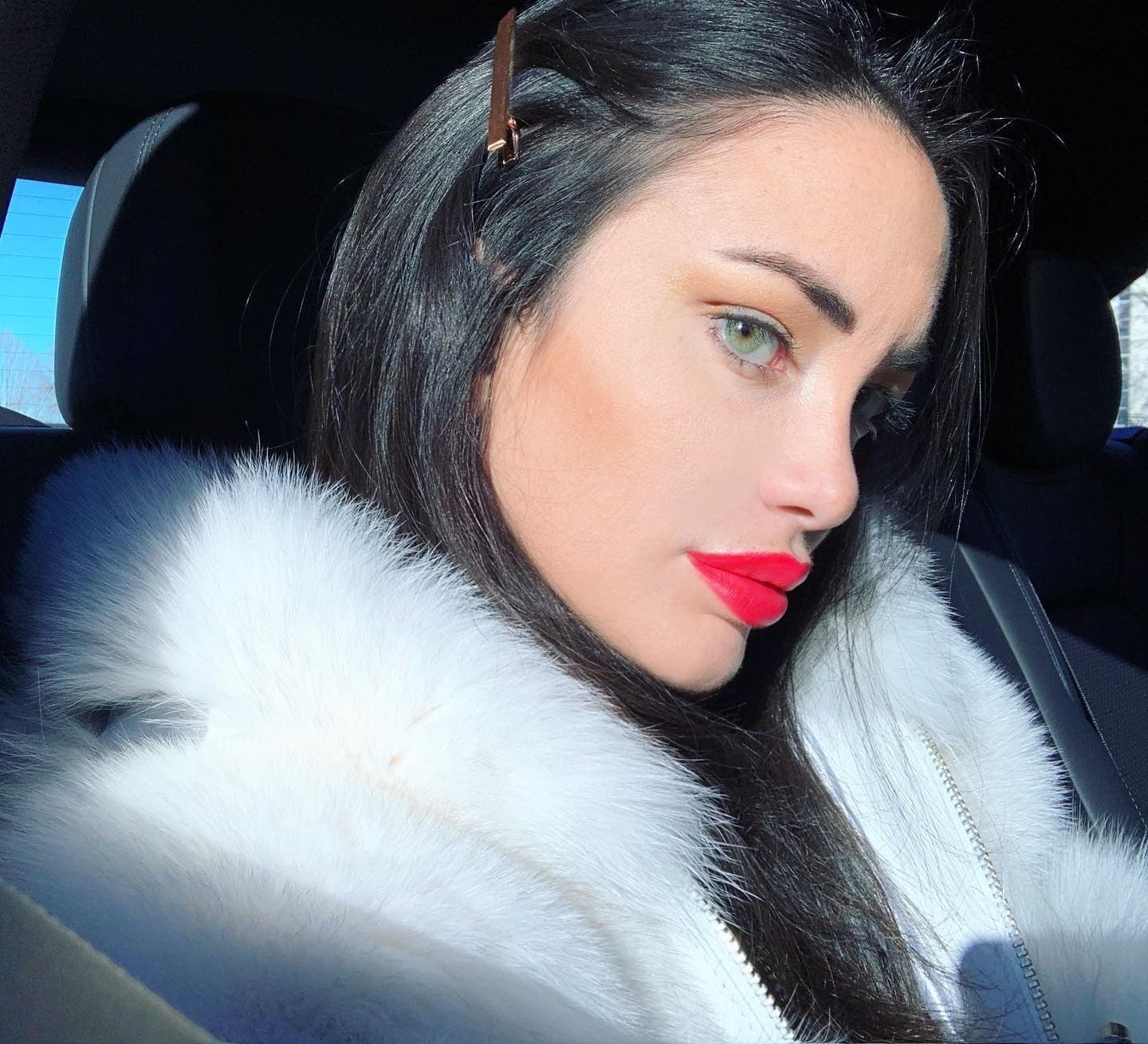 Dina, 21, escort in Moscow — black hair, 178 cm (photo 7 of 10)