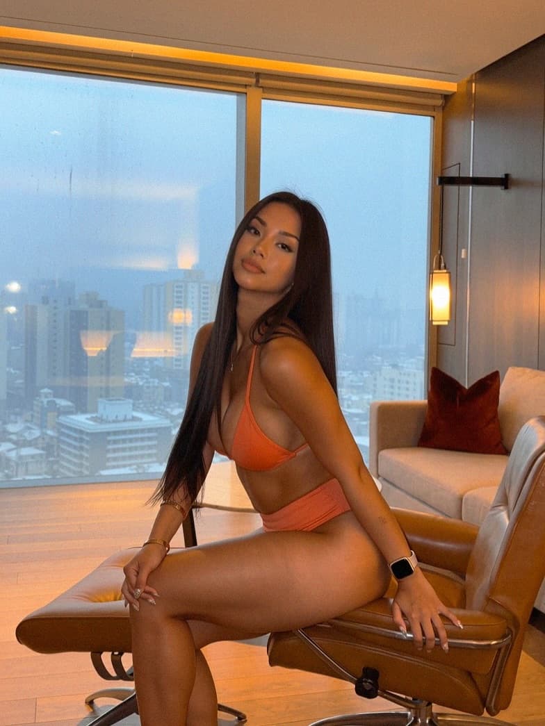 Isabelle, 22, escort in Dubai (photo 5 of 6)