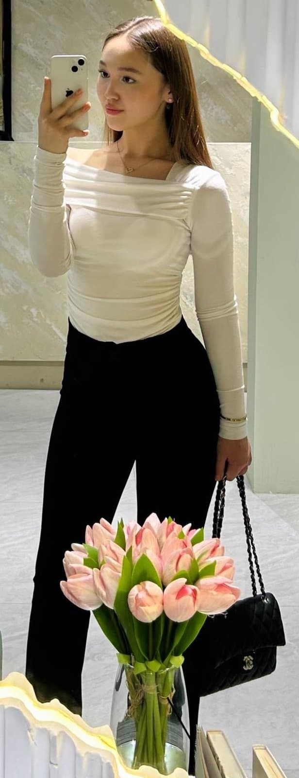 Zebo, 18, escort in Almaty — brown hair, Kazakh (photo 13 of 13)