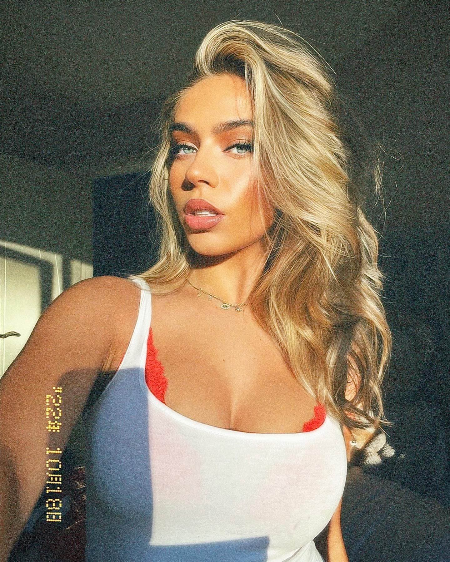 Vilena, 20, escort in Moscow — 178 cm, blonde hair (photo 4 of 10)