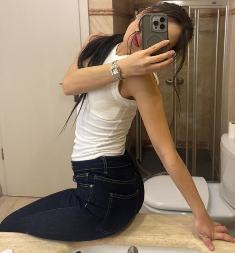 Dilara, 21, escort in Almaty — brown hair, Kazakh (photo 4 of 8)