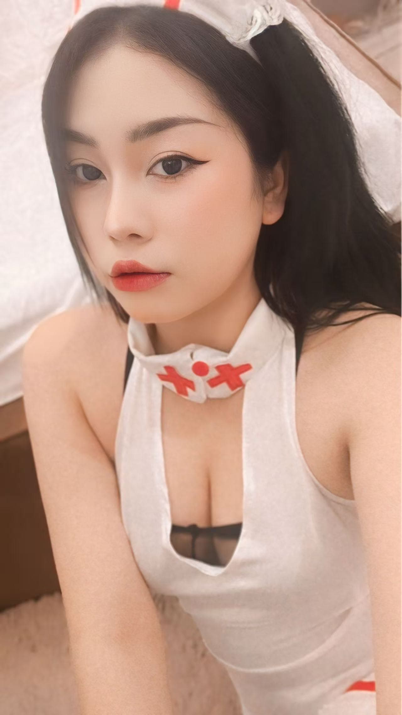 Elke, 22, escort in Dubai (photo 7 of 7)