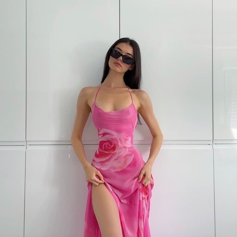 Nadezhda, 25, escort in Dubai — Russian (photo 1 of 6)
