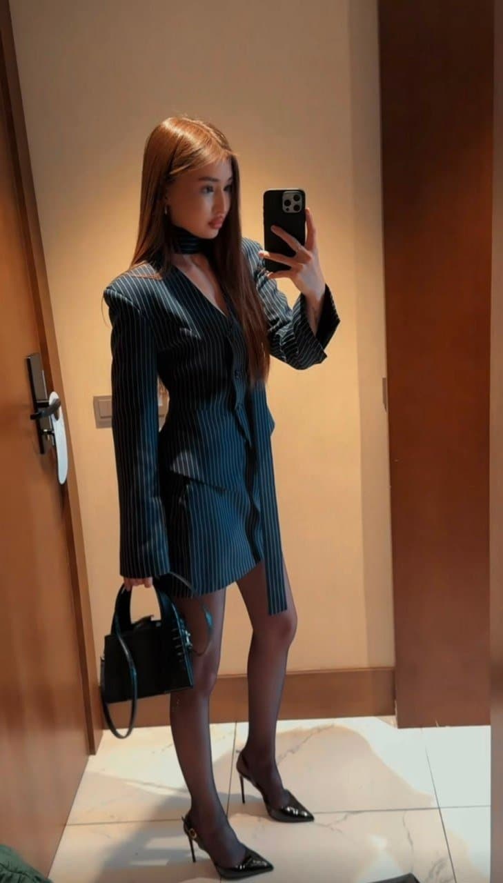 Aliya, 20, escort in Astana — 168 cm, brown hair (photo 3 of 9)