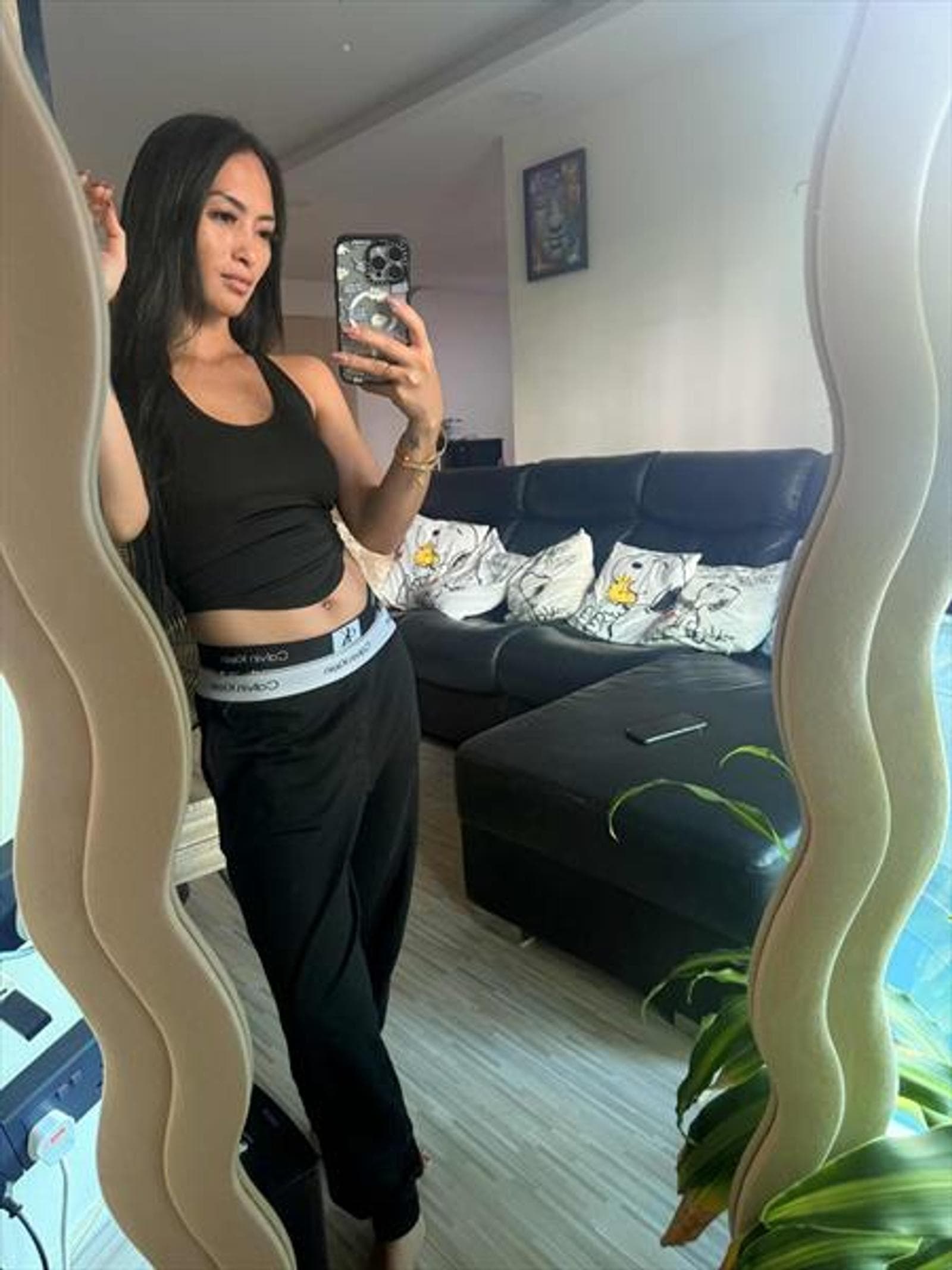 Cyrielle, 27, escort in Hong Kong — black hair, 162 cm (photo 5 of 5)