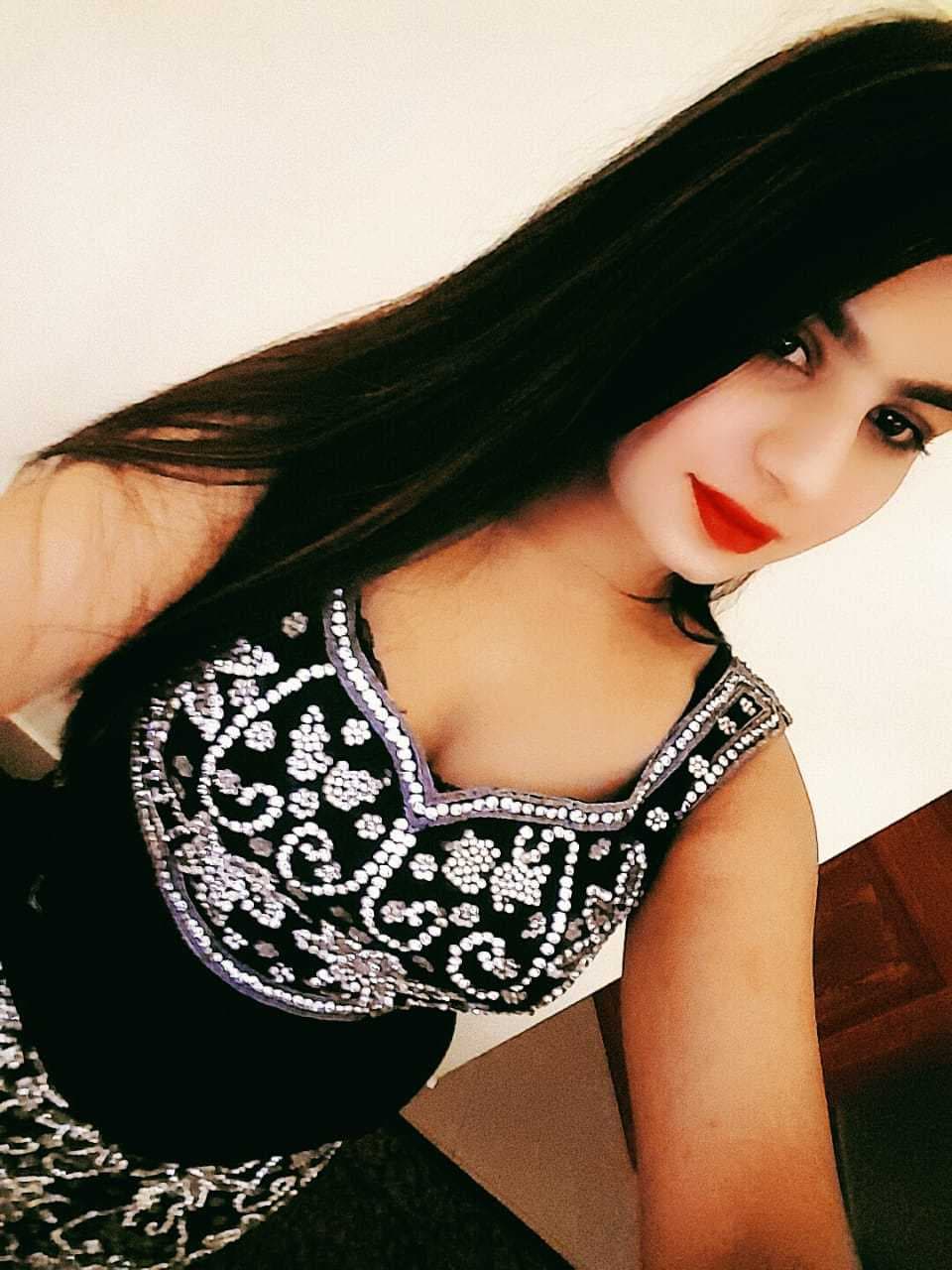 Alix, 26, escort in Dubai (photo 3 of 4)