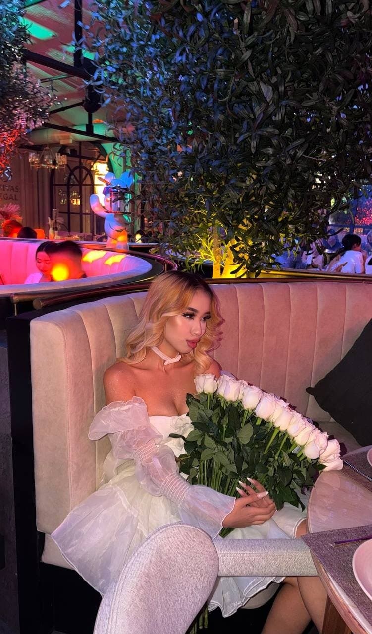 Nazerke, 23, escort in Almaty — 168 cm, blonde hair (photo 3 of 9)