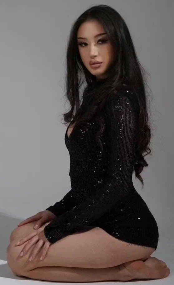 Maral, 23, escort in Astana — brown hair, Kazakh (photo 4 of 9)