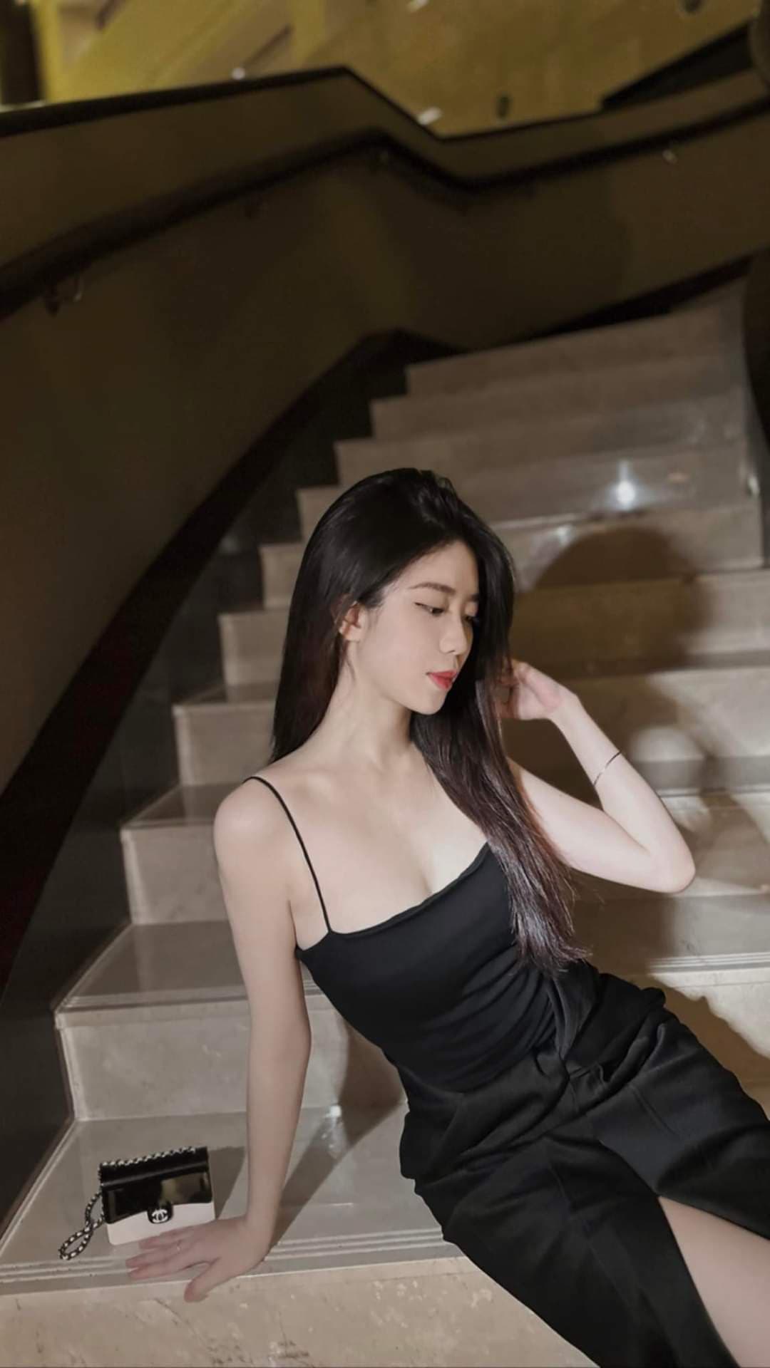Faye, 26, escort in Dubai — Vietnamese (photo 2 of 7)