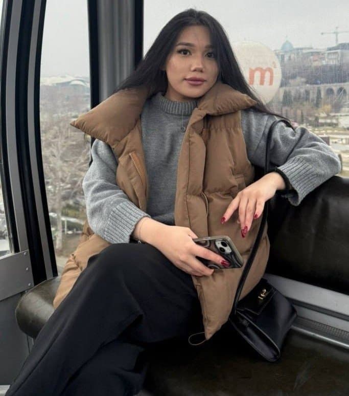 Aigul, 22, escort in Almaty — 162 cm, brown hair (photo 6 of 8)