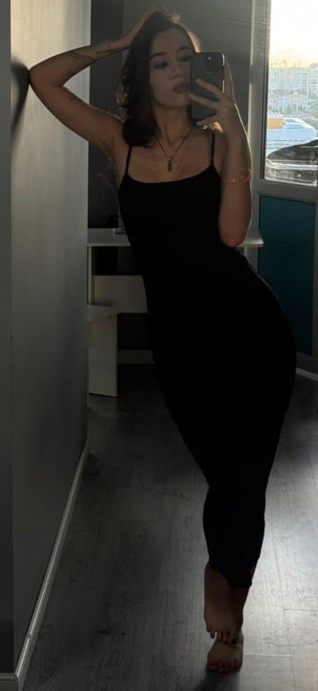 Dinara, 20, escort in Astana — brown hair, Kazakh (photo 1 of 8)