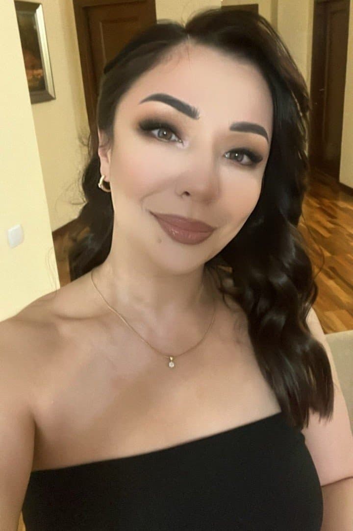 Aigerim, 37, escort in Astana — brown hair, Kazakh (photo 1 of 9)