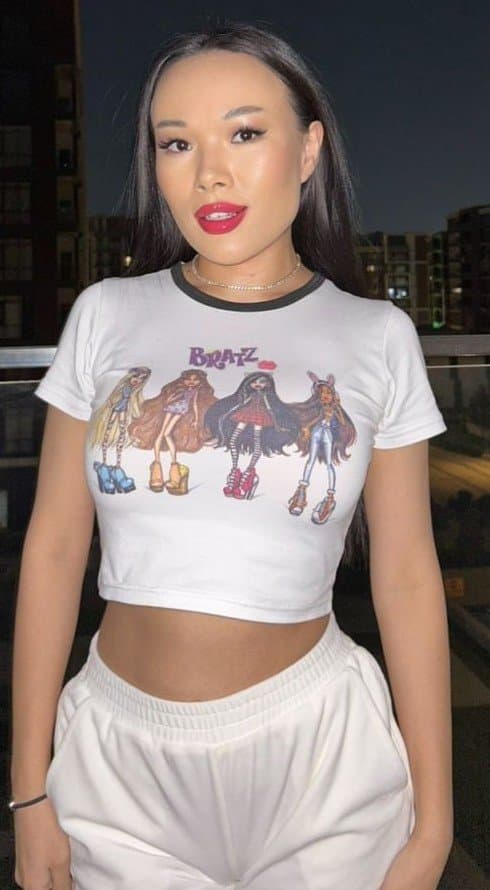 Zhanar, 23, escort in Astana — brown hair, Kazakh (photo 1 of 9)