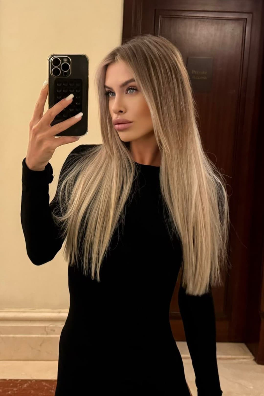 Allison, 26, escort in Dubai (photo 1 of 10)