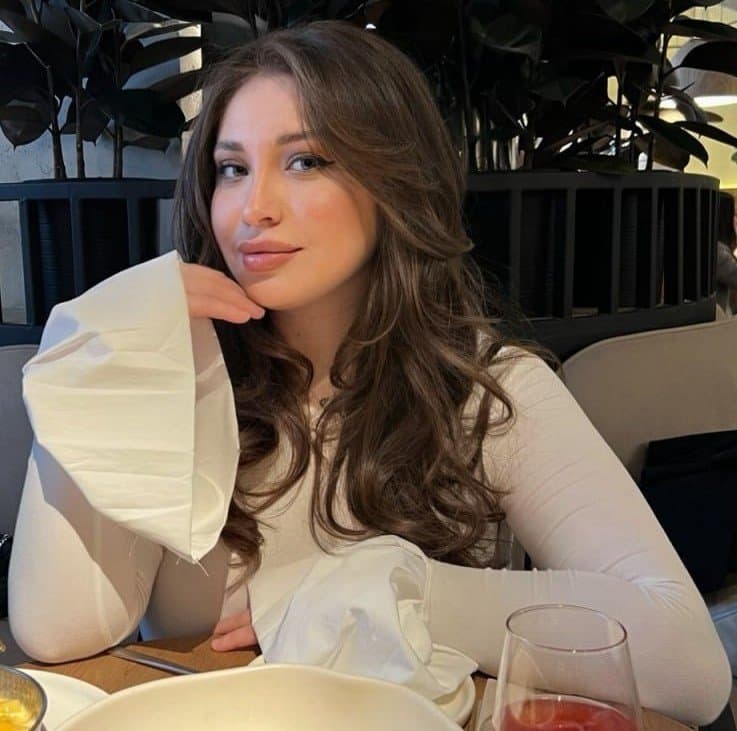 Bibigul, 23, escort in Astana — red hair, Kazakh (photo 1 of 9)